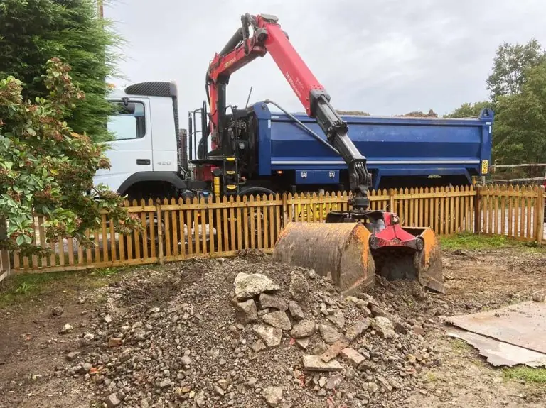 J.Ward Plant & Grab Hire - Grab & Tipper Lorry Service Tenterden, Kent
